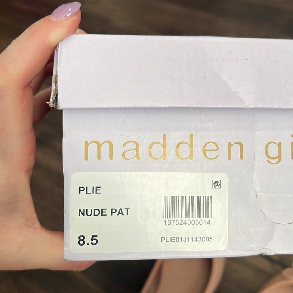 NIB Madden Girl Nude Patent Flats - Picture 10 of 10